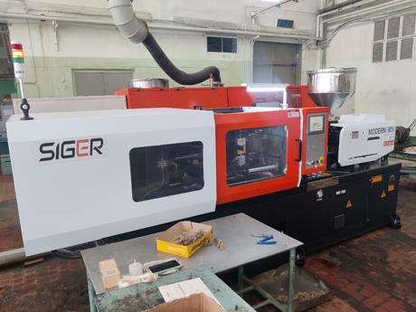 Осуществлена поставка термопластавтомата Siger Modern 90V в Московскую область
