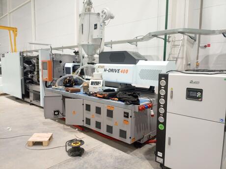 Осуществлена поставка термопластавтомата Siger H-Drive 400 в Татарстан