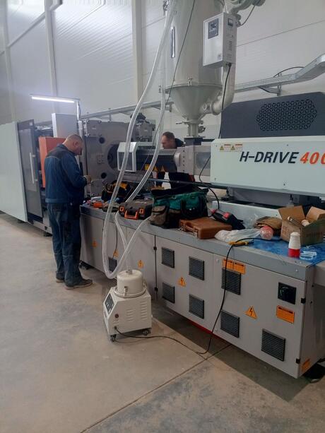 Осуществлена поставка термопластавтомата Siger H-Drive 400 в Татарстан