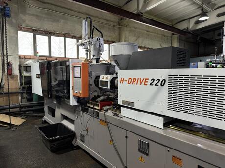 Осуществлена поставка термопластавтомата Siger H-Drive 220 в Пермь